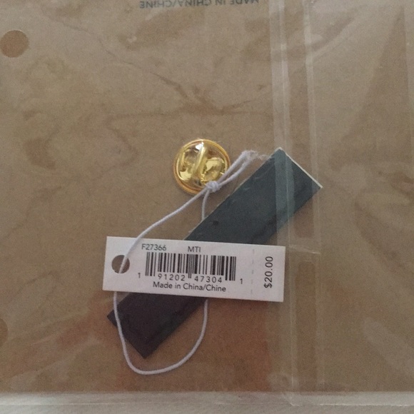 Coach Red Heart Pin - Picture 3 of 3